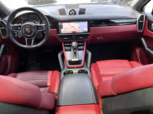 (9YB) 3.0 V6 462CH E-HYBRID