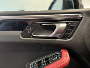 (95B) 3.0 V6 354CH S PDK