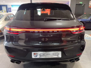 (95B) 3.0 V6 354CH S PDK