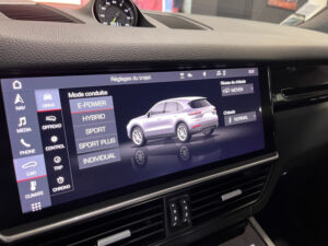 (9YA) 3.0 V6 462CH E-HYBRID