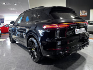 (9YA) 3.0 V6 462CH E-HYBRID