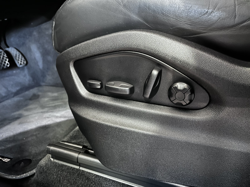 (9YB) 3.0 V6 462CH E-HYBRID (9YB) 3.0 V6 462CH E-HYBRID