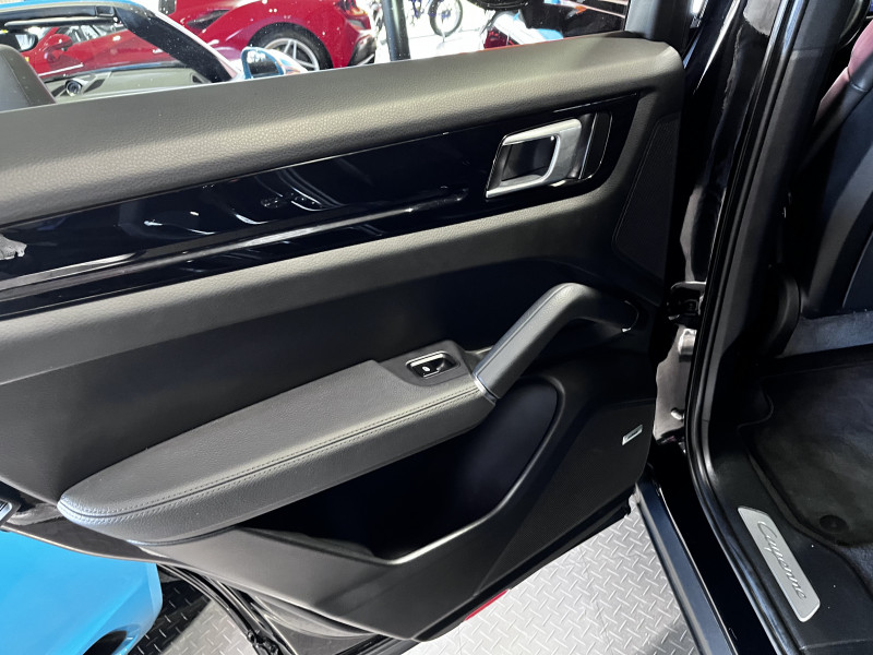 (9YB) 3.0 V6 462CH E-HYBRID (9YB) 3.0 V6 462CH E-HYBRID