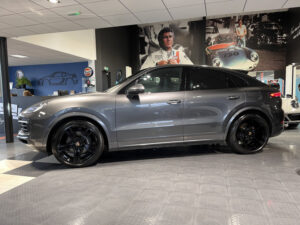 (9YB) 3.0 V6 462CH E-HYBRID