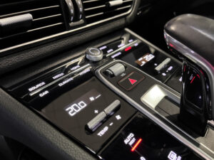 (9YB) 3.0 V6 462CH E-HYBRID