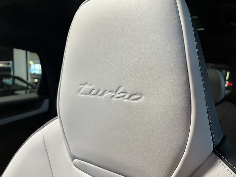 (9YA) 4.0 V8 739CH TURBO E-HYBRID (9YA) 4.0 V8 739CH TURBO E-HYBRID