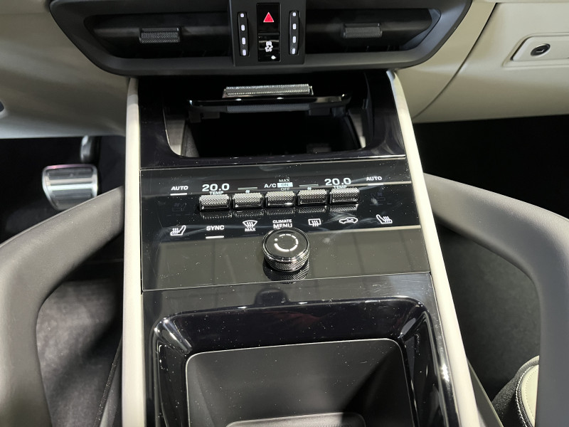 (9YA) 4.0 V8 739CH TURBO E-HYBRID (9YA) 4.0 V8 739CH TURBO E-HYBRID