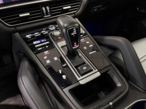 (9YB) 3.0 V6 462CH E-HYBRID