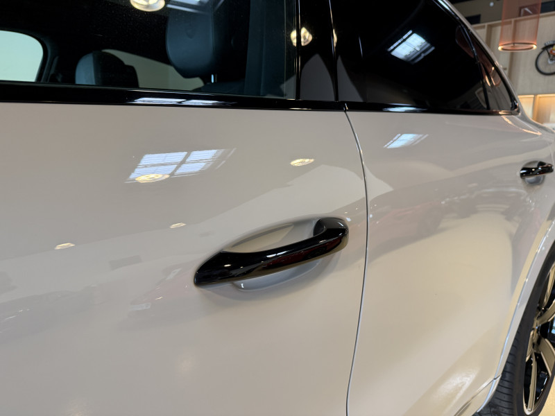 (9YA) 3.0 V6 462CH E-HYBRID (9YA) 3.0 V6 462CH E-HYBRID