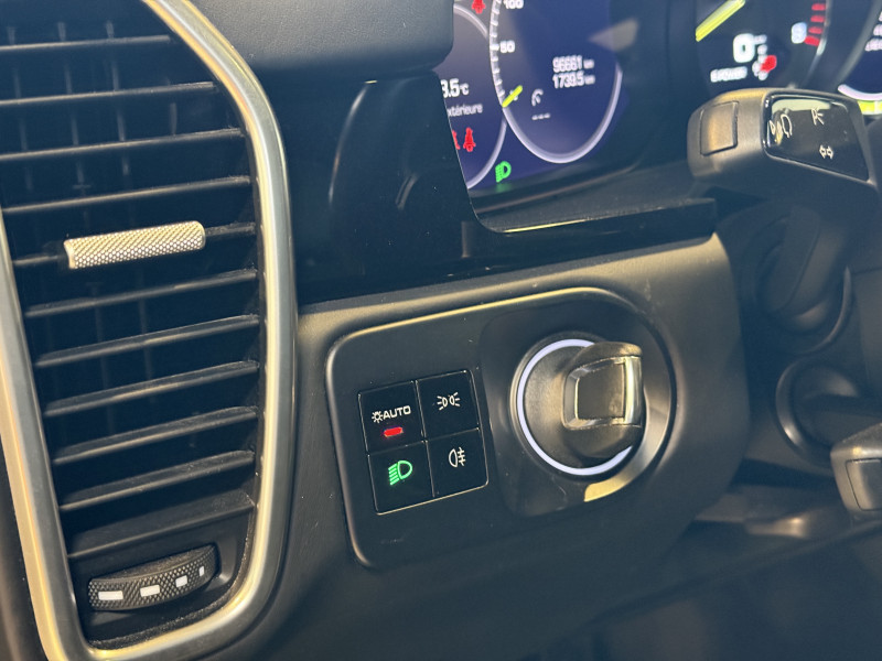 (9YA) 3.0 V6 462CH E-HYBRID (9YA) 3.0 V6 462CH E-HYBRID