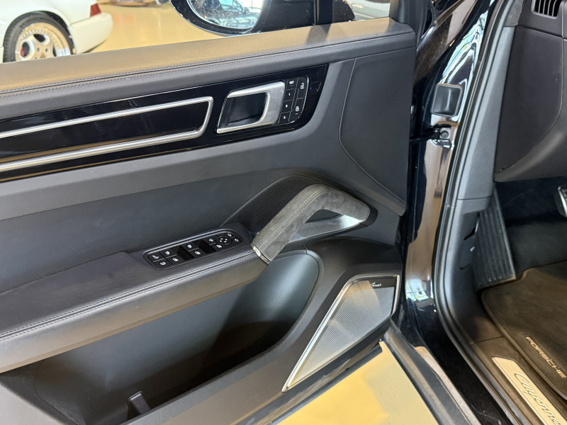 (9YB) 4.0 V8 680CH TURBO S E-HYBRID (9YB) 4.0 V8 680CH TURBO S E-HYBRID