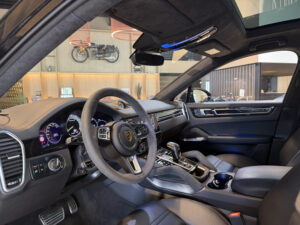 (9YB) 4.0 V8 680CH TURBO S E-HYBRID