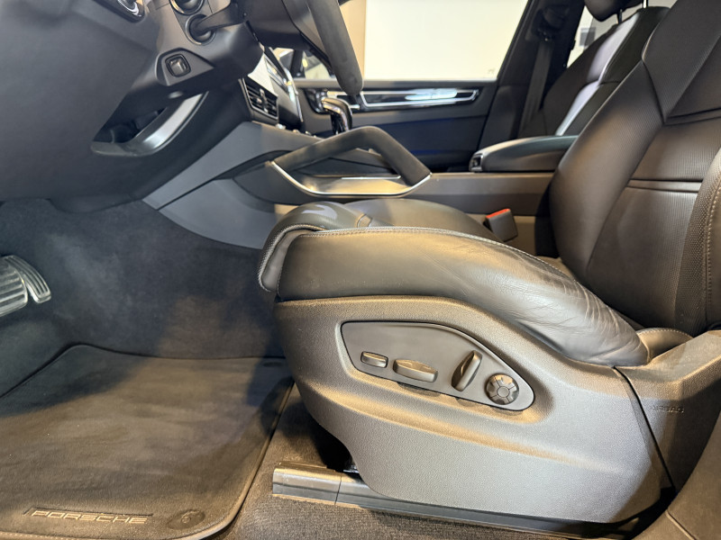 (9YB) 4.0 V8 680CH TURBO S E-HYBRID (9YB) 4.0 V8 680CH TURBO S E-HYBRID