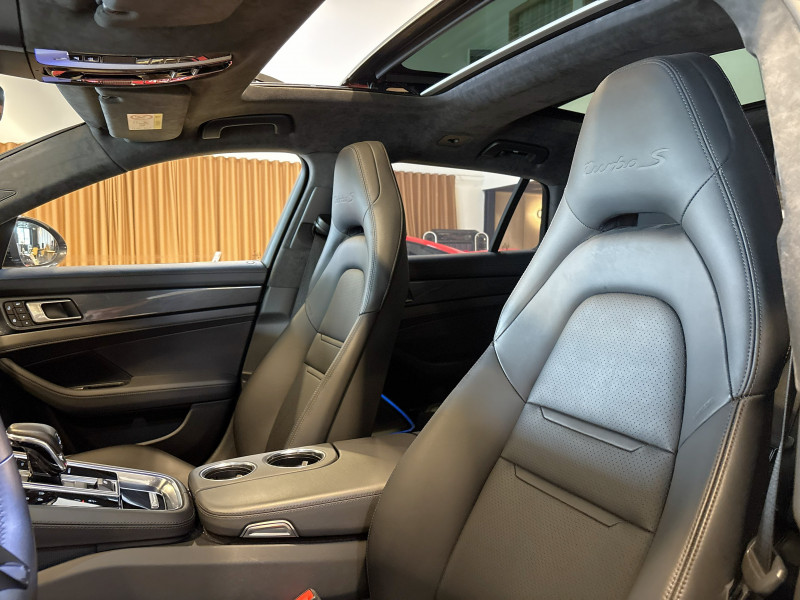 (971) 4.0 V8 700CH TURBO S E-HYBRID / TVA APPARENTE (971) 4.0 V8 700CH TURBO S E-HYBRID / TVA APPARENTE