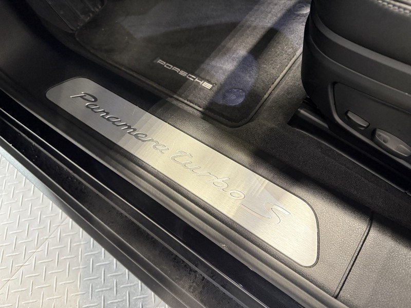 (971) 4.0 V8 700CH TURBO S E-HYBRID / TVA APPARENTE (971) 4.0 V8 700CH TURBO S E-HYBRID / TVA APPARENTE