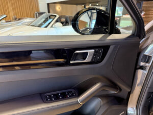 (9YB) 3.0 V6 462CH E-HYBRID