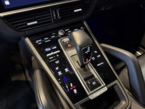 (9YB) 3.0 V6 462CH E-HYBRID