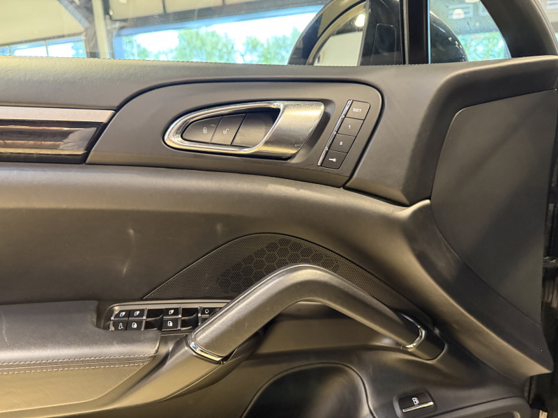 (958) 3.0 416CH S E-HYBRID PLATINUM EDITION (958) 3.0 416CH S E-HYBRID PLATINUM EDITION
