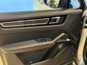 (9YB) 4.0 V8 680CH TURBO S E-HYBRID - PACK SPORT DE CONCEPTION ALLÉGÉE