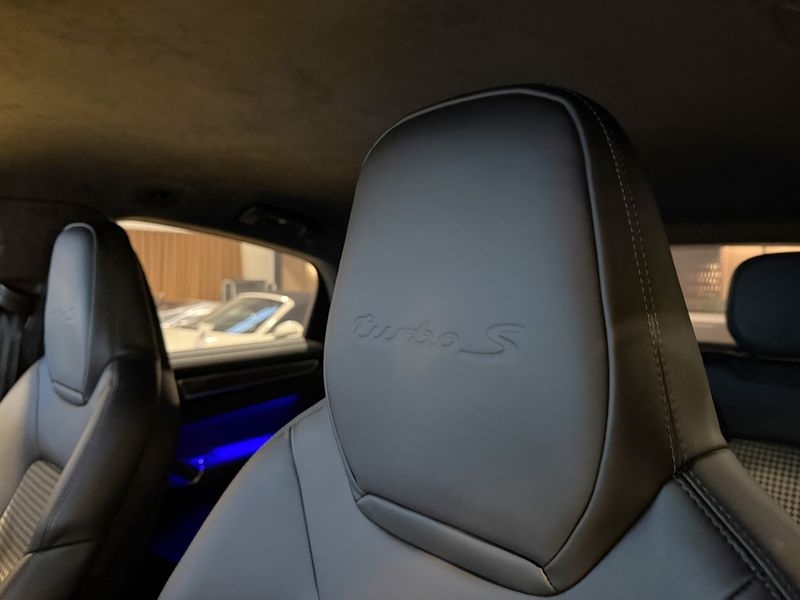 (9YB) 4.0 V8 680CH TURBO S E-HYBRID - PACK SPORT DE CONCEPTION ALLÉGÉE (9YB) 4.0 V8 680CH TURBO S E-HYBRID - PACK SPORT DE CONCEPTION ALLÉGÉE