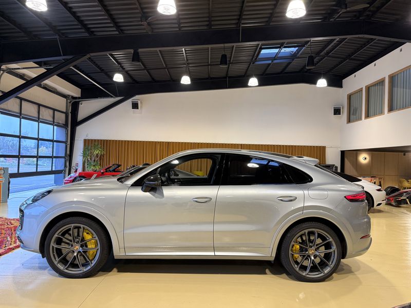 (9YB) 4.0 V8 680CH TURBO S E-HYBRID - PACK SPORT DE CONCEPTION ALLÉGÉE (9YB) 4.0 V8 680CH TURBO S E-HYBRID - PACK SPORT DE CONCEPTION ALLÉGÉE
