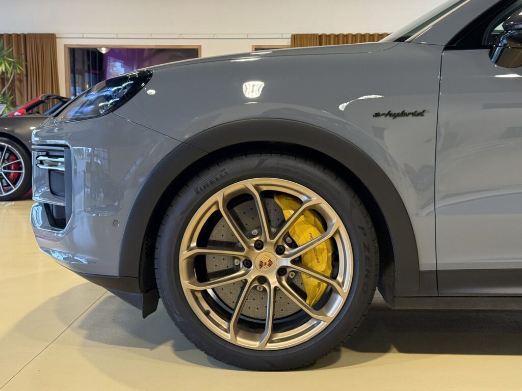 (9YA) 4.0 V8 739CH TURBO E-HYBRID PACK GT / TVA APPARENTE (9YA) 4.0 V8 739CH TURBO E-HYBRID PACK GT / TVA APPARENTE