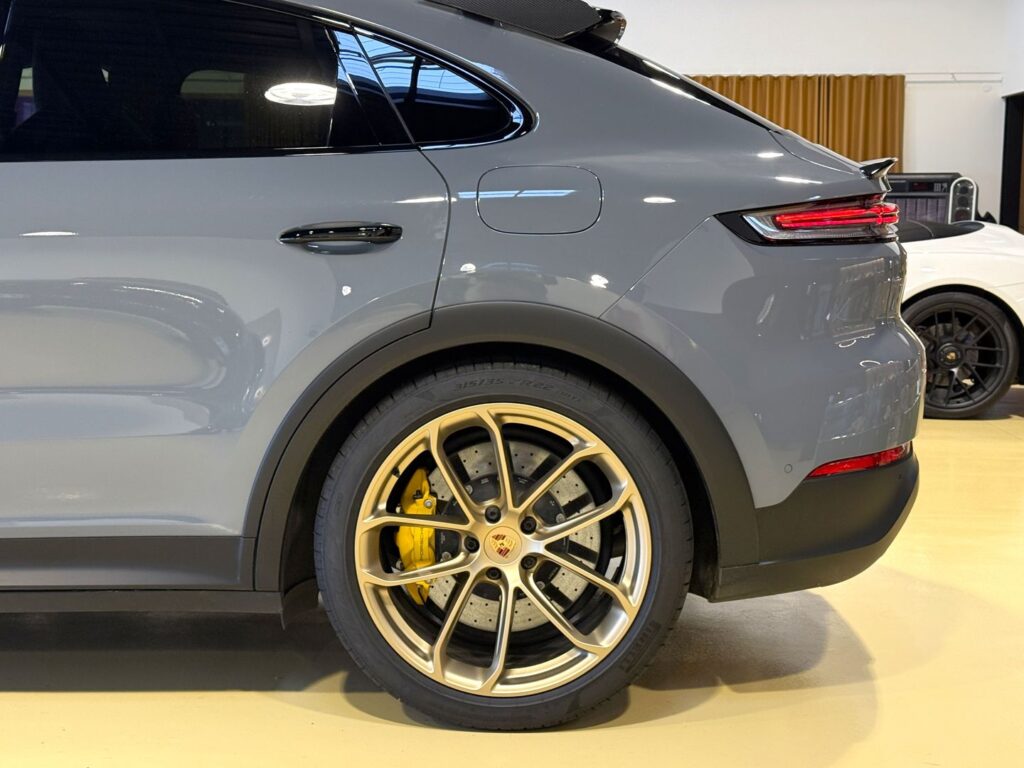 (9YA) 4.0 V8 739CH TURBO E-HYBRID PACK GT / TVA APPARENTE (9YA) 4.0 V8 739CH TURBO E-HYBRID PACK GT / TVA APPARENTE